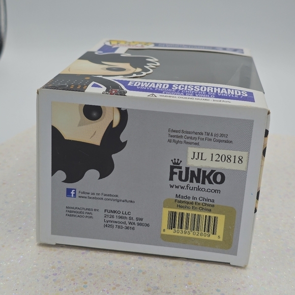 Funko Pop! Edward Scissorhands #17 Vinyl Figure - Picture 7 of 7
